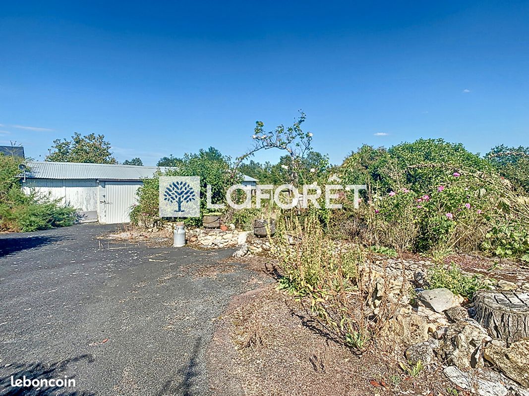 Propriété 4 pièces 70 m² - Saint-Loup-Lamairé 79600 (image principale 10)
