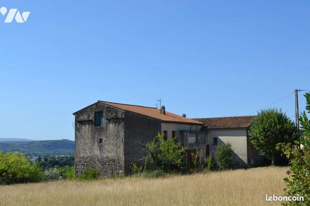 Maison 11 pièces 260 m² · à Ucel · 260 m² · 294 000 €