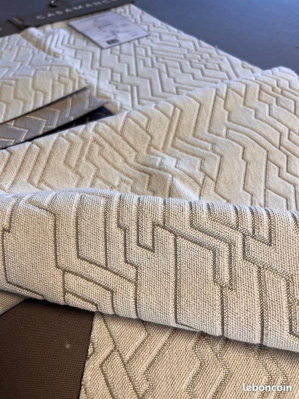 Coupon de tissu d’ameublement (image 1)