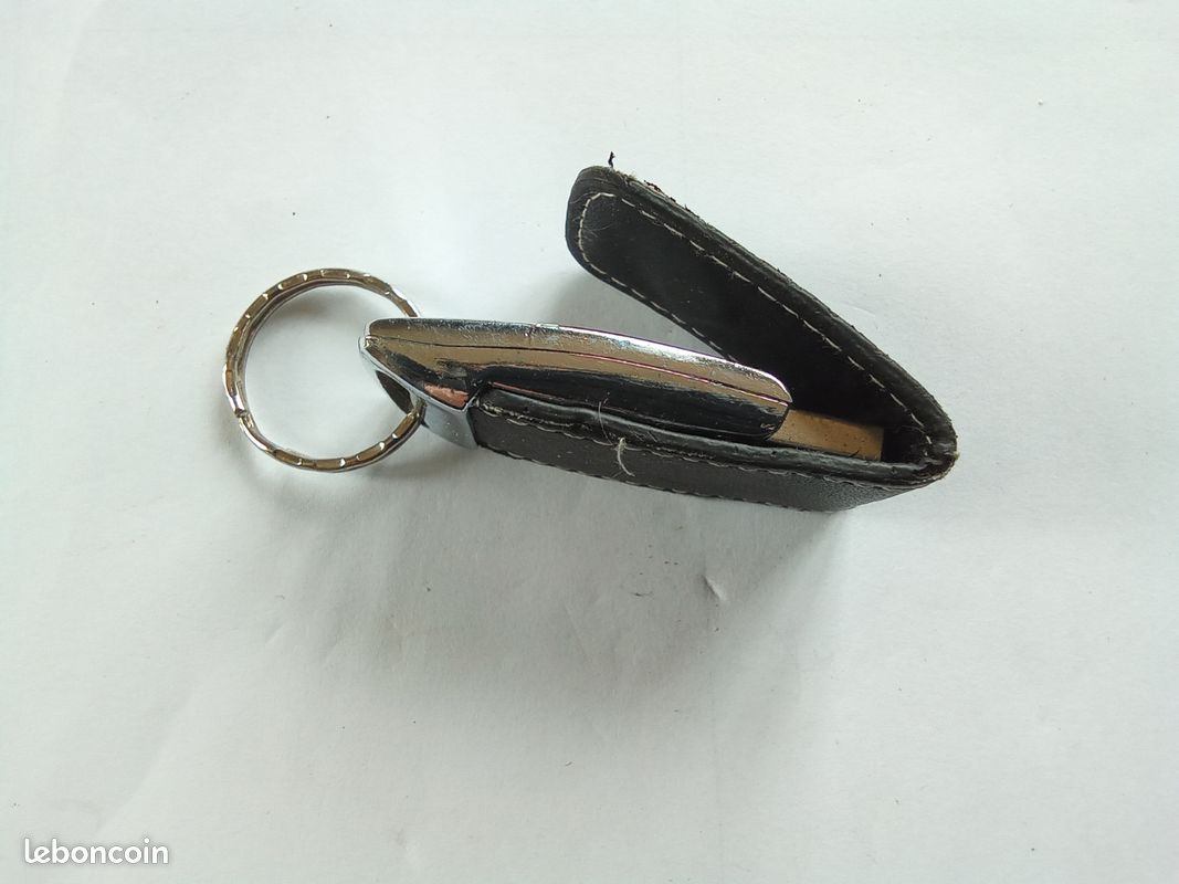 Clé USB Land Rover Sur Lanière Cuir – Accessoire Auto élégant (NEUF)