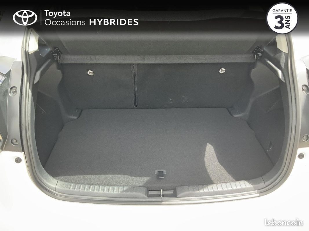 Toyota Yaris 116h Dynamic Business 5p MY22 (image 22)