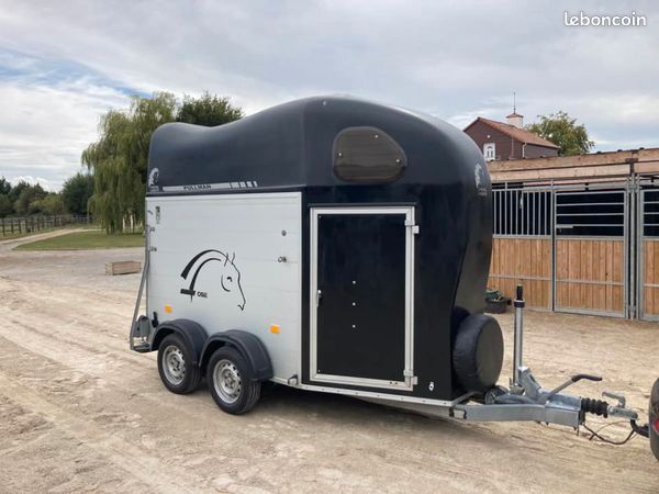 Cheval Liberté Location Van Chevaux Toulouse Transport Location