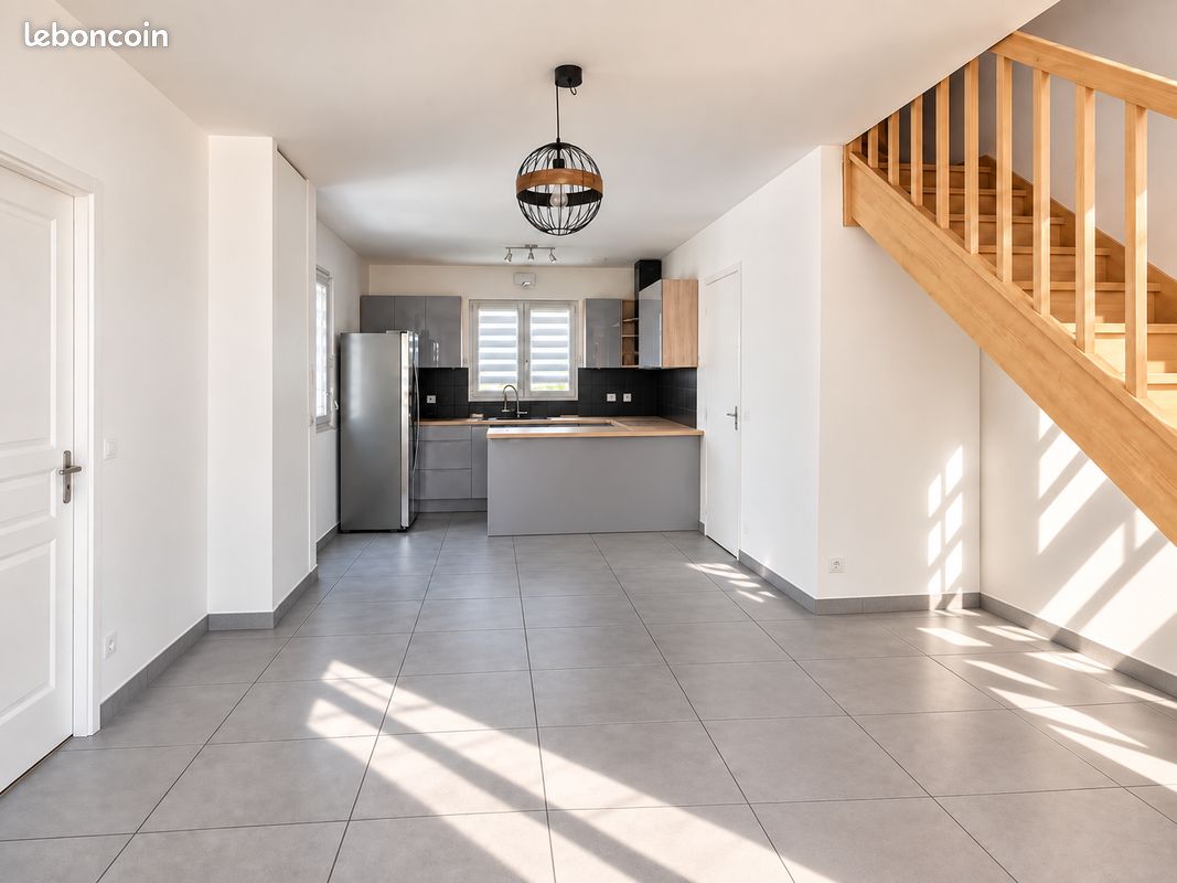 Maison 4 pièces 80 m² · au Revest-les-Eaux · 80 m² · 370 000 €