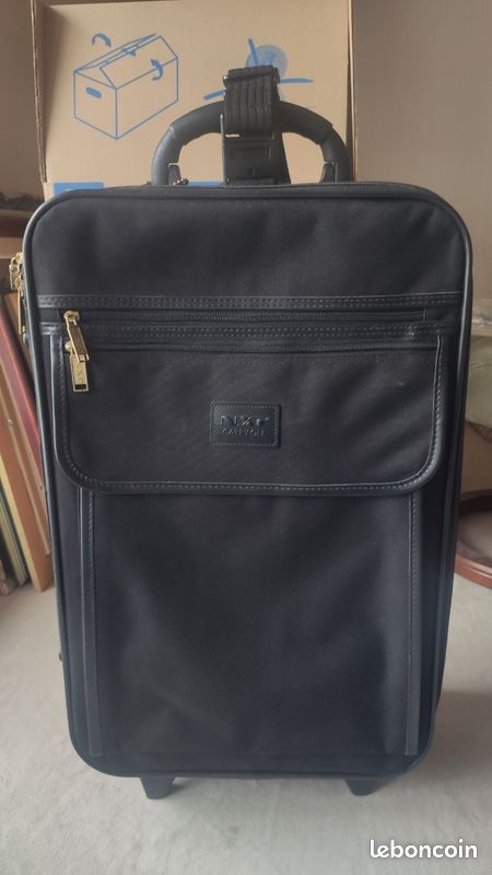 Valise à roulettes NXT Carry on noire en tissu, moyen format TBE (image 1)
