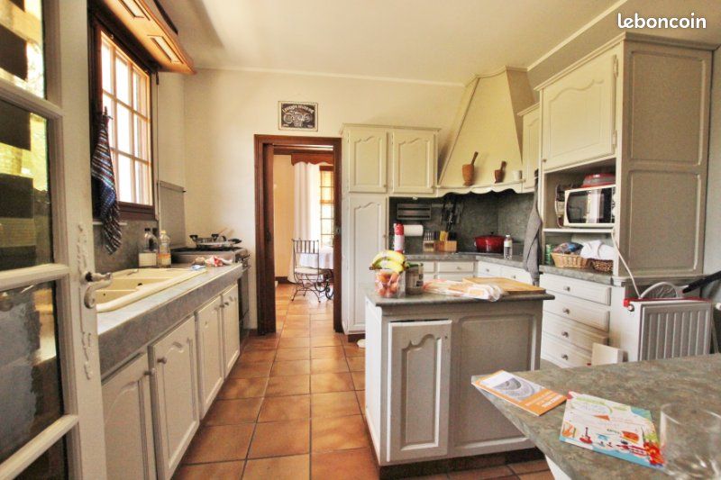Maison 8 pièces 230 m² - Thouars 79100 (image principale 4)