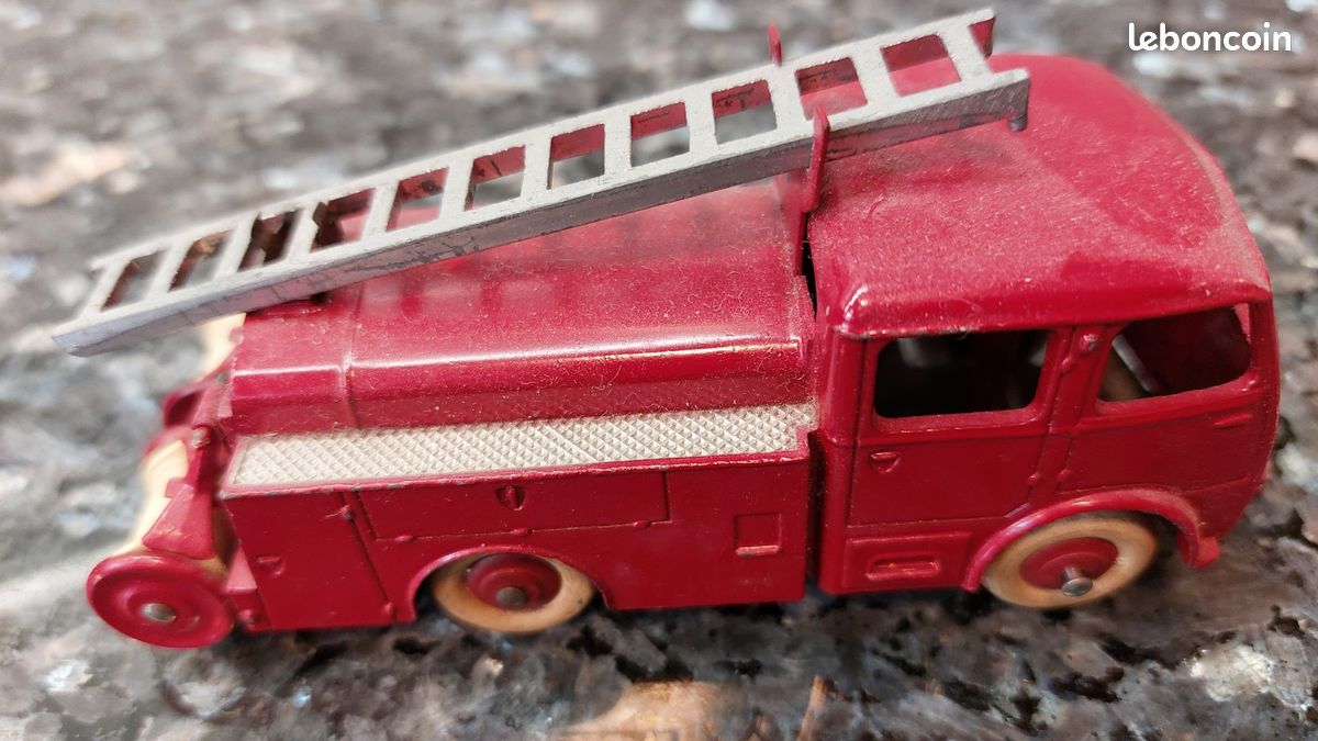 Dinky Toys 1:43 - 1 - Coche a escala - ref. 32E Fourgon Incendie