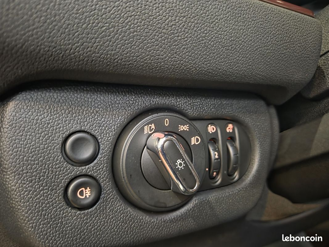Mini CLUBMAN ONE D 116CH KENSINGTON (image 19)