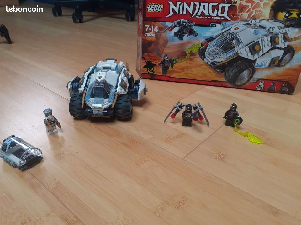 LEGO Ninjago 70588 Le Tumbler du Ninja de Titane (image 1)