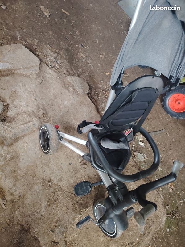 Poussette tricycle (image 1)