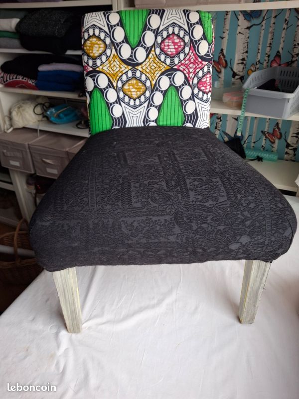 Chaise basse noire et wax n0 2 (image 2)