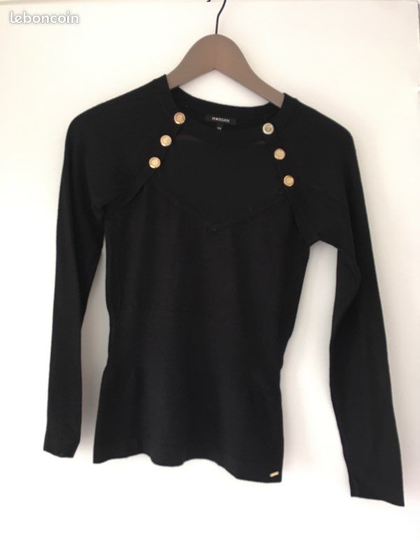 Pull noir col rond avec voile transparent et boutons Vêtements