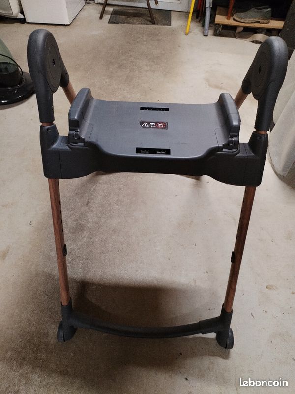 Chaise haute bébé (image 1)