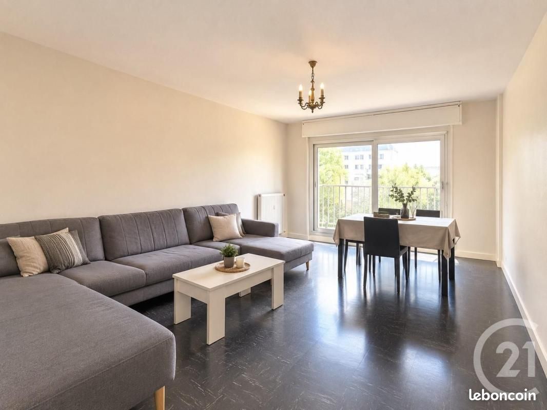 Appartement 5 pièces 97 m² · à Vénissieux · 97 m² · 100 000 €