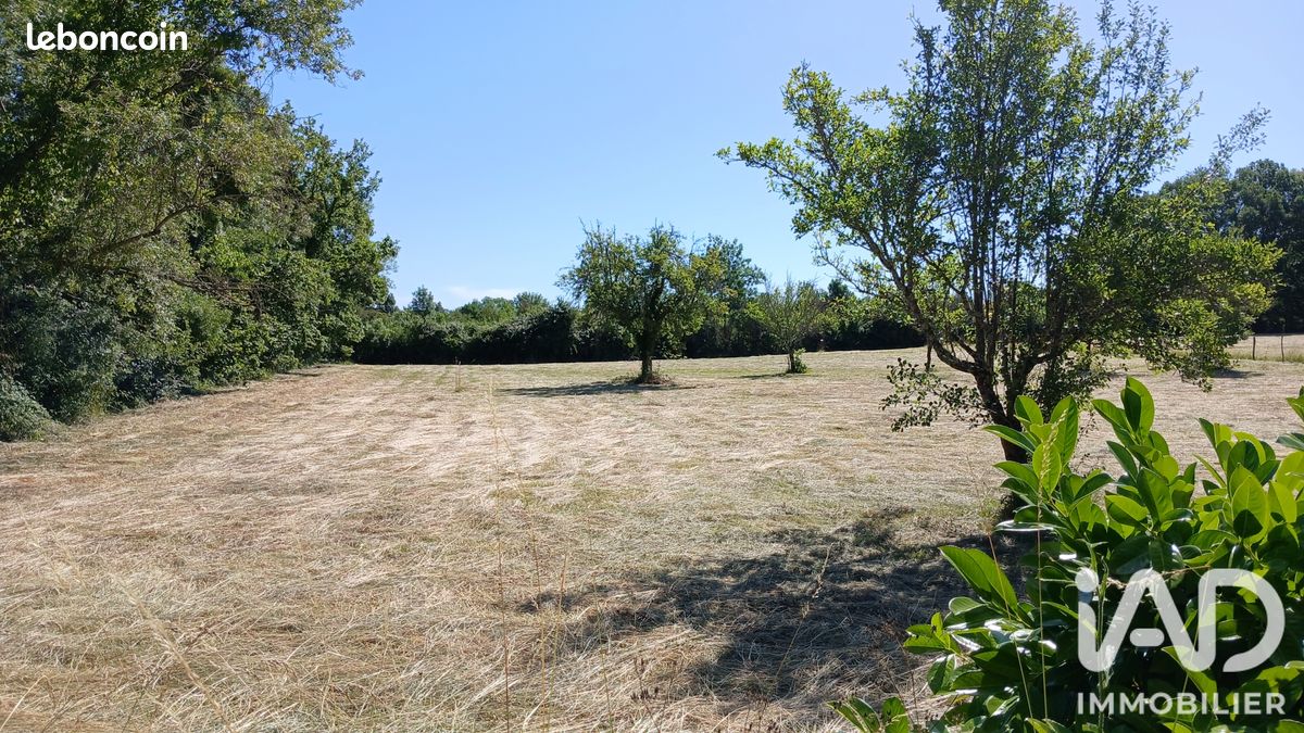 Terrain 1722 m² · à Puylaroque · 1 722 m² · 34 000 €