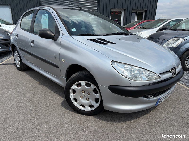 Peugeot 206 1,1i Essence 60 Chvx « Climatisation » (image 1)