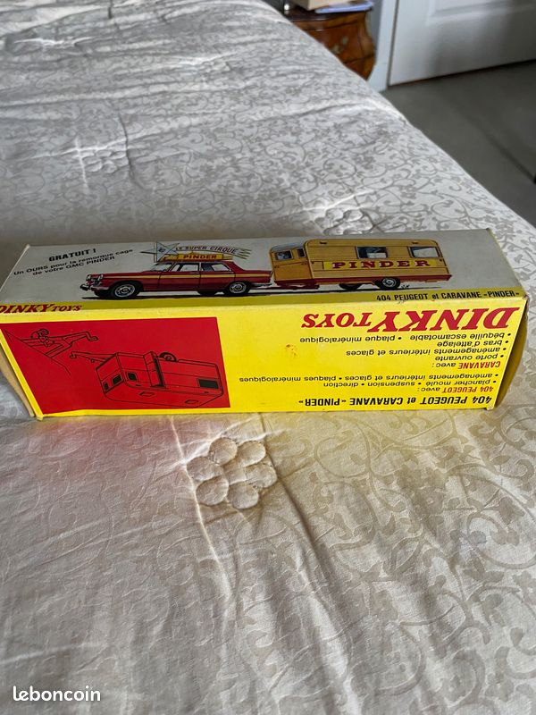 Jouet ancien DINKY TOYS MECCANO caravane ref 811 made in France