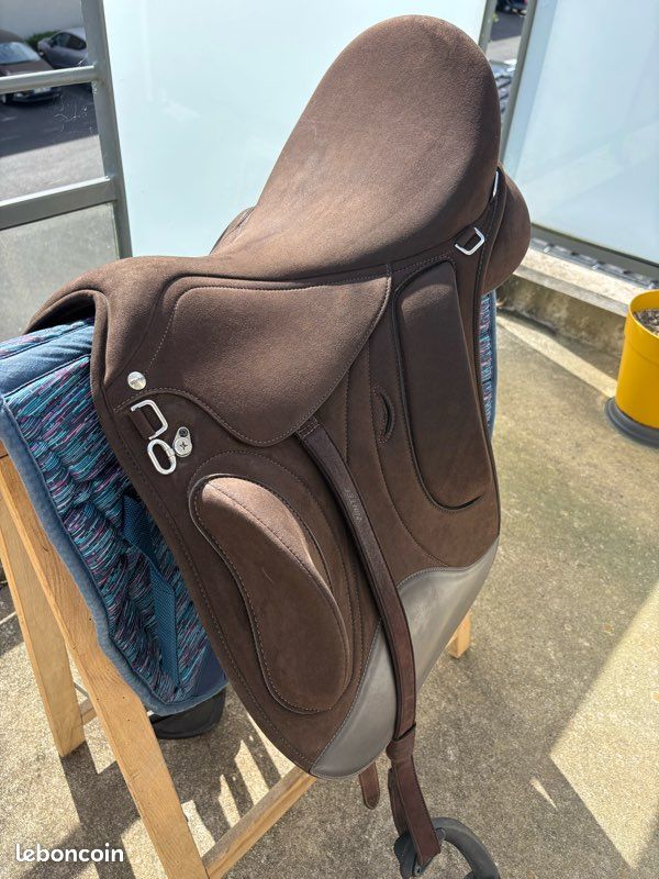 Selle Western Wintec pour Enfant avec Jupe Ronde - Brun