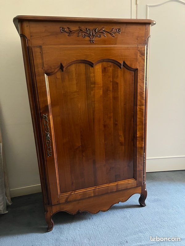Meuble armoire en merisier (image 1)