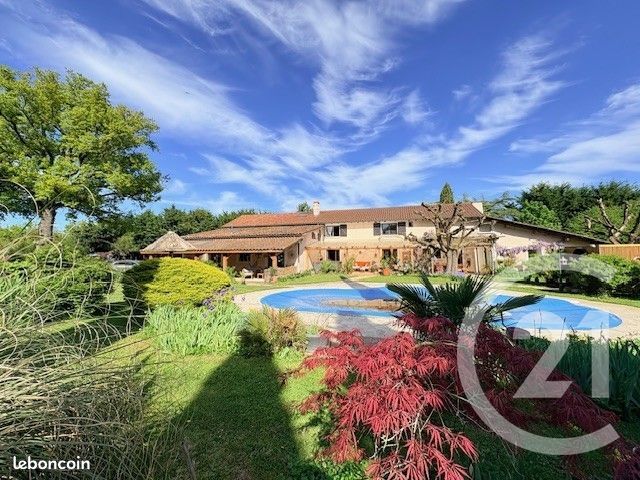 Maison 12 pièces 326 m² · à Dompierre-sur-Veyle · 326 m² · 899 000 €