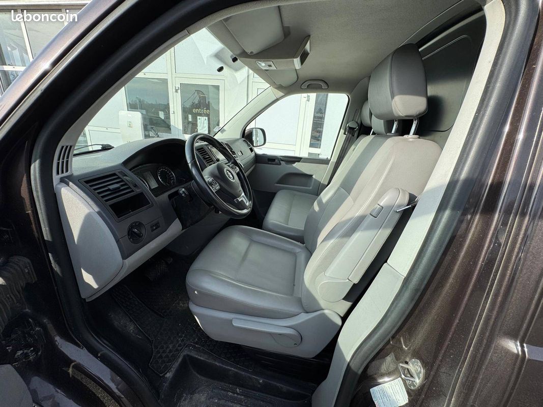 VOLKSWAGEN UTILITAIRES TRANSPORTER FGN TOLE CB 2.0 BiTDI 180 FAP 2.8T DSG7 (image 16)