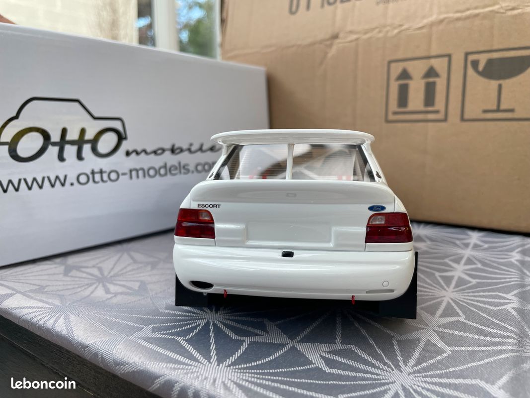 FORD ESCORT RS COSWORTH 1994 Gr A 1/18 OTTO OT1025 - Modélisme