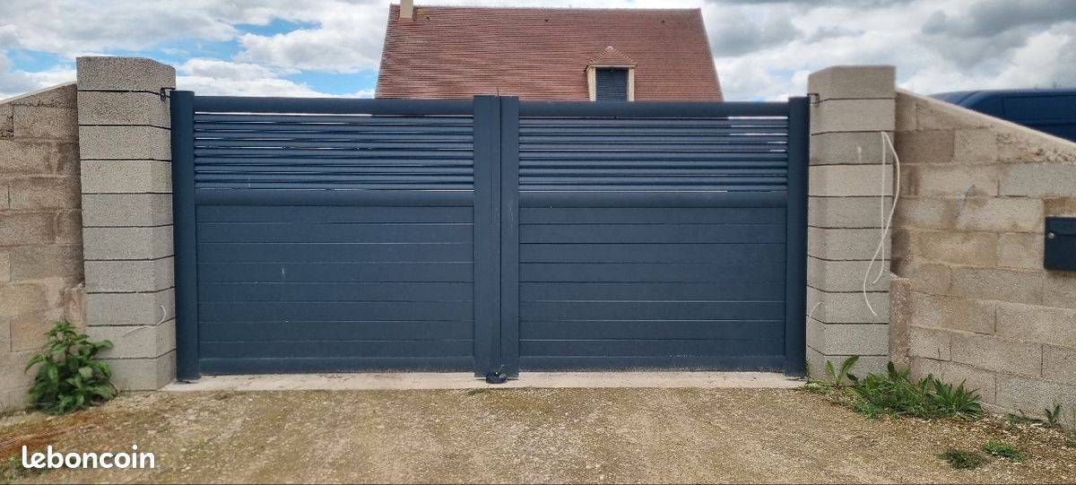 Portail 4m x 1m80 alu gris anthracite avec moteur nice (image 1)