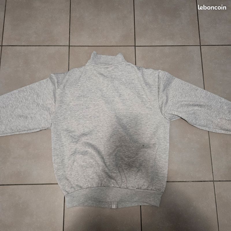 Sweat zippé à capuche court noir femme | La Halle