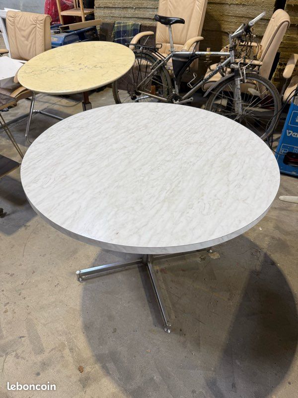 Table vintage (image 1)