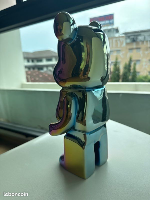 Bearbrick 30 cm Chrome Rainbow – État neuf – Objet déco design (image 3)