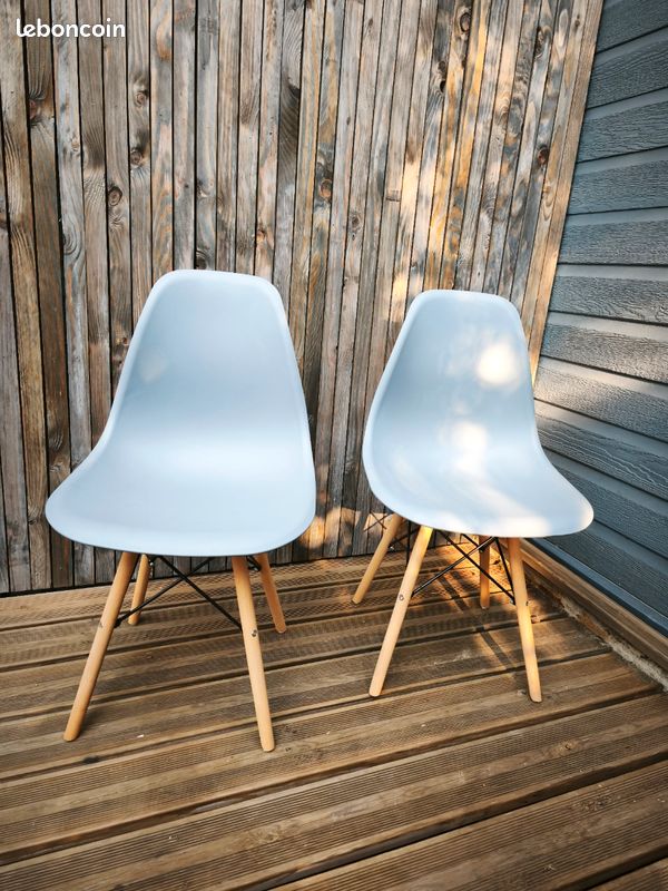 Lot 2 chaises (image 1)