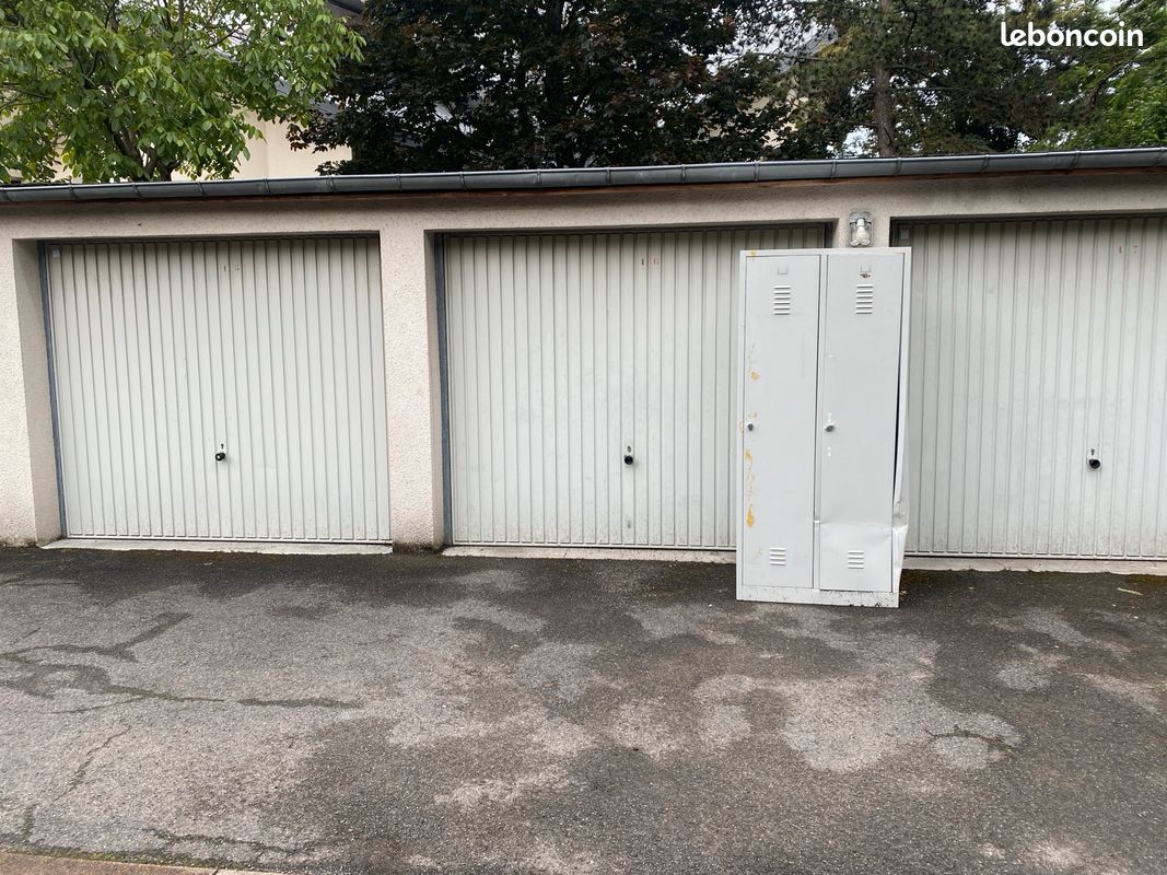 Vente d'un lot de 6 box couverts · à Ris-Orangis · 100 000 €