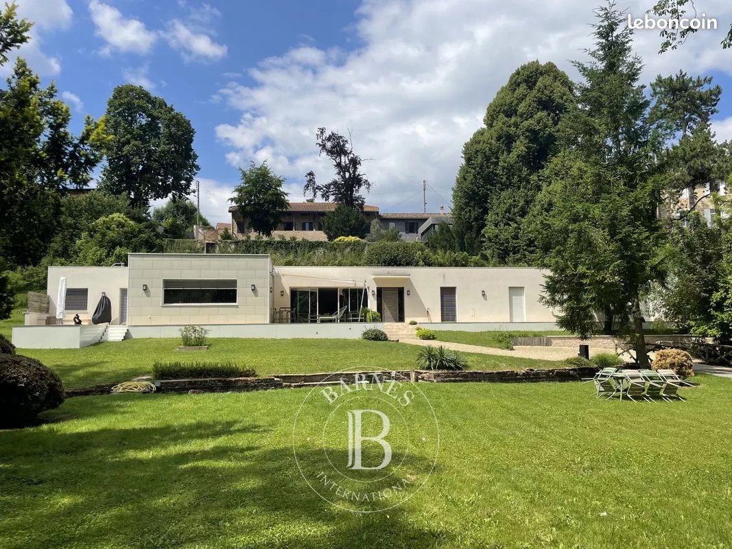 Maison 8 pièces 291 m² · à Mâcon · 291 m² · 1 050 000 €