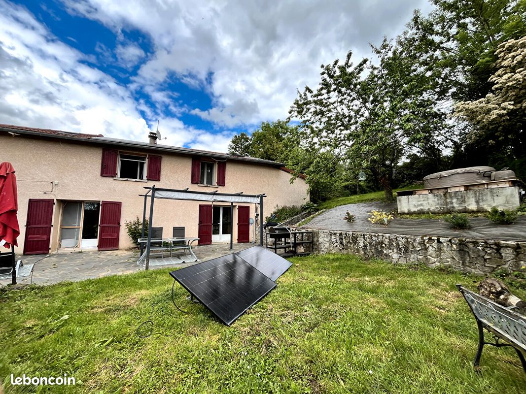 Maison 5 pièces 121 m² · à Chevrières · 121 m² · 298 000 €