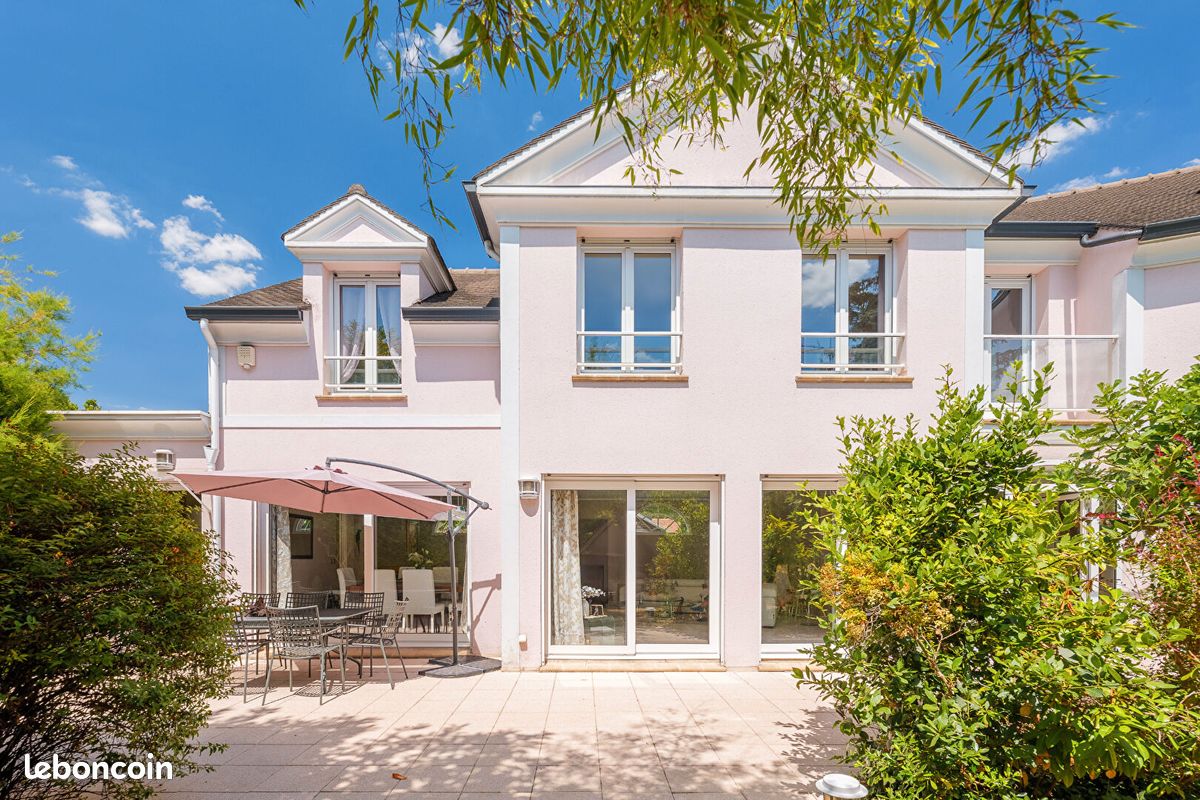 Maison 9 pièces 291 m² · à Aulnay-sous-Bois · 291 m² · 689 000 €