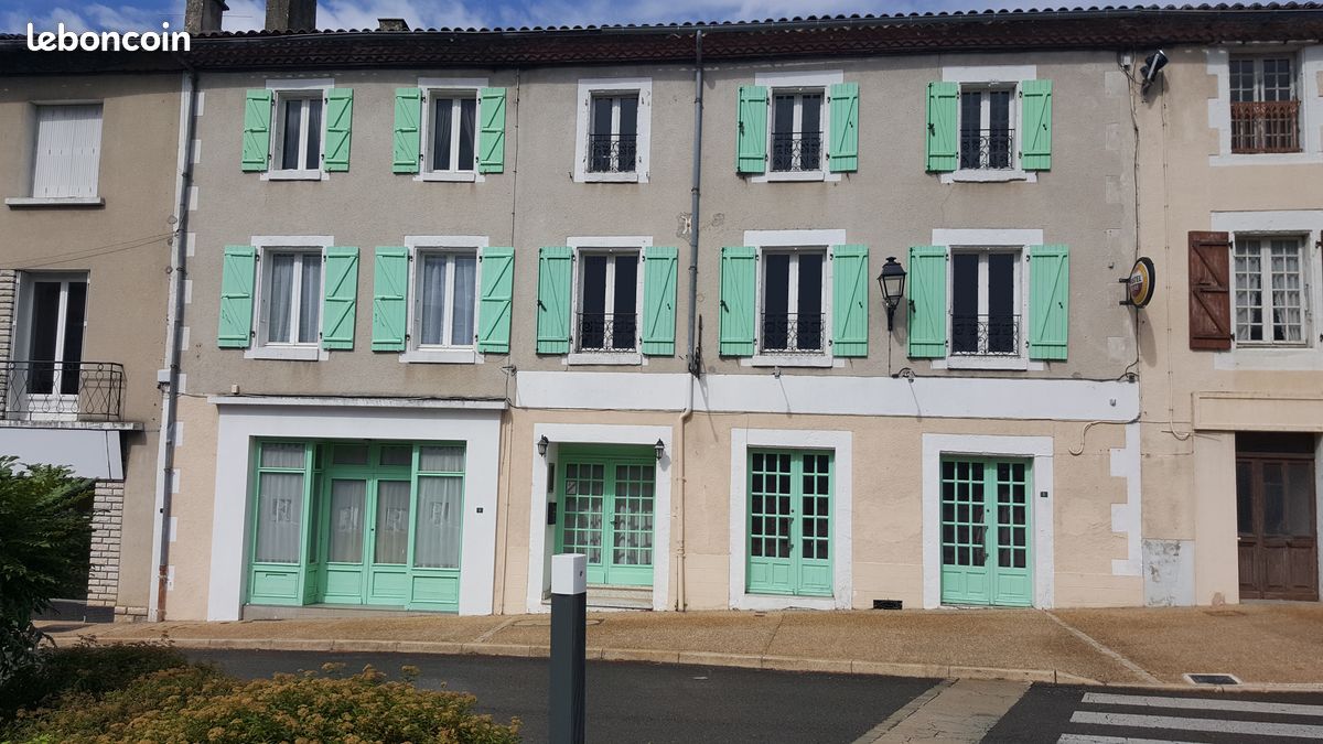 Maison 10 pièces 421 m² · à Saint-Mathieu · 421 m² · 350 000 €