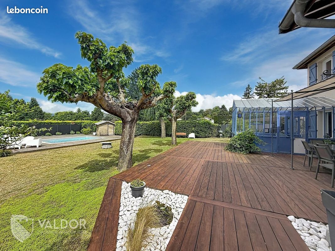 Maison 7 pièces 230 m² · à Montmerle-sur-Saône · 230 m² · 539 000 €