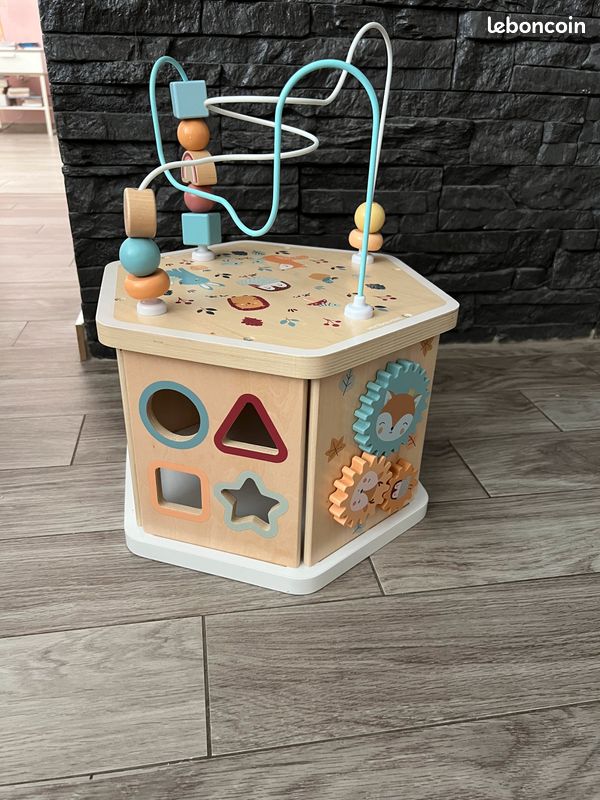 Grand cube d’activités bébé (image 4)