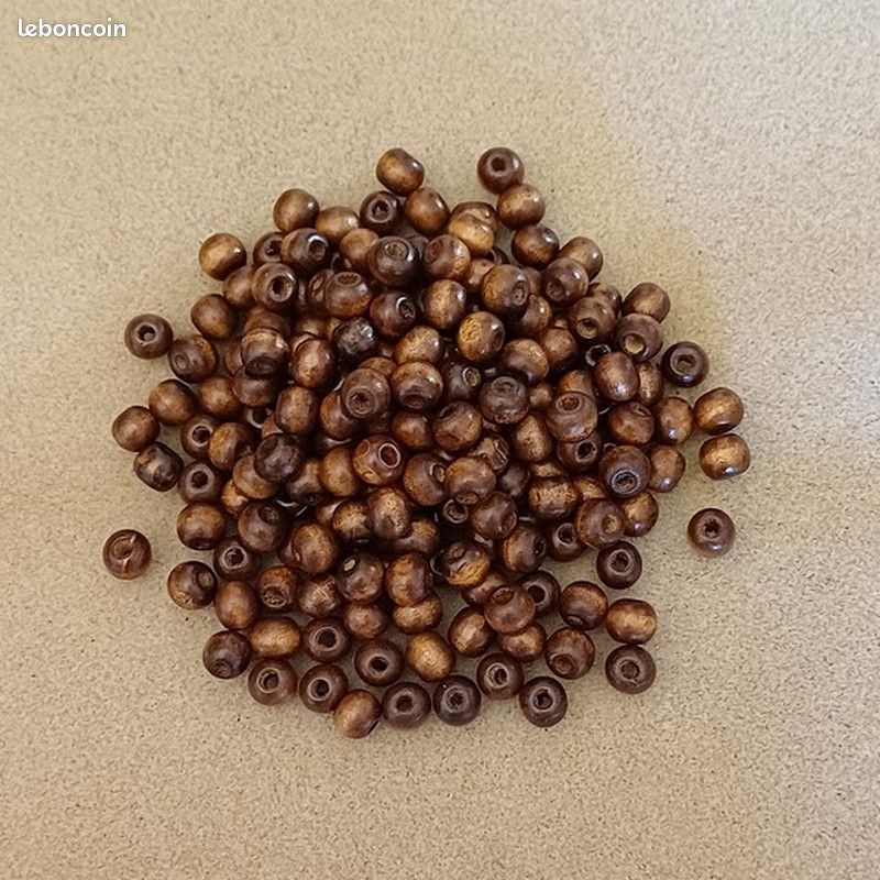 200 Perles bois (P03) (image 1)