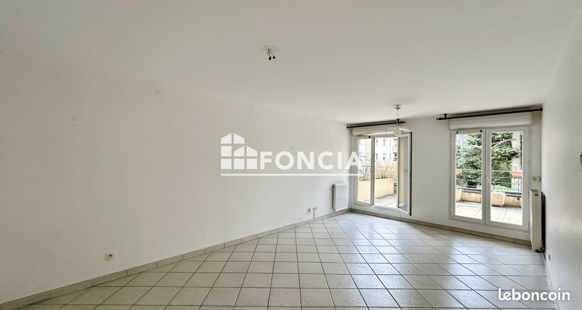 Appartement 3 pièces 83 m² · à Bron · 83 m² · 1 327 €