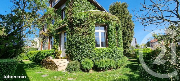 Maison 9 pièces 230 m²