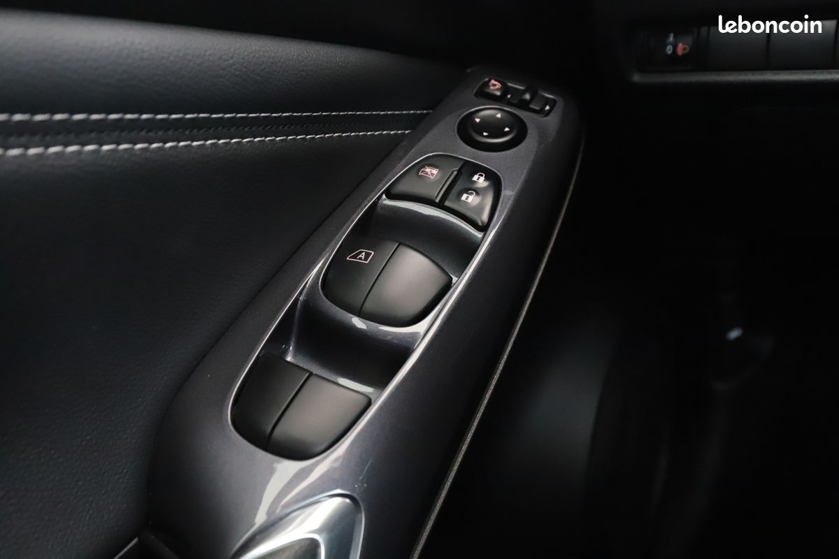 Nissan Juke 1.6 Hybrid N-Connecta 143 ch (image 25)
