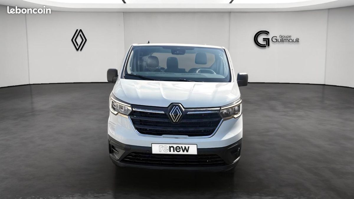 Renault Trafic E-TECH ELECTRIQUE FOURGON FGN L1H1 3T AC22 ADVANCE (image 9)