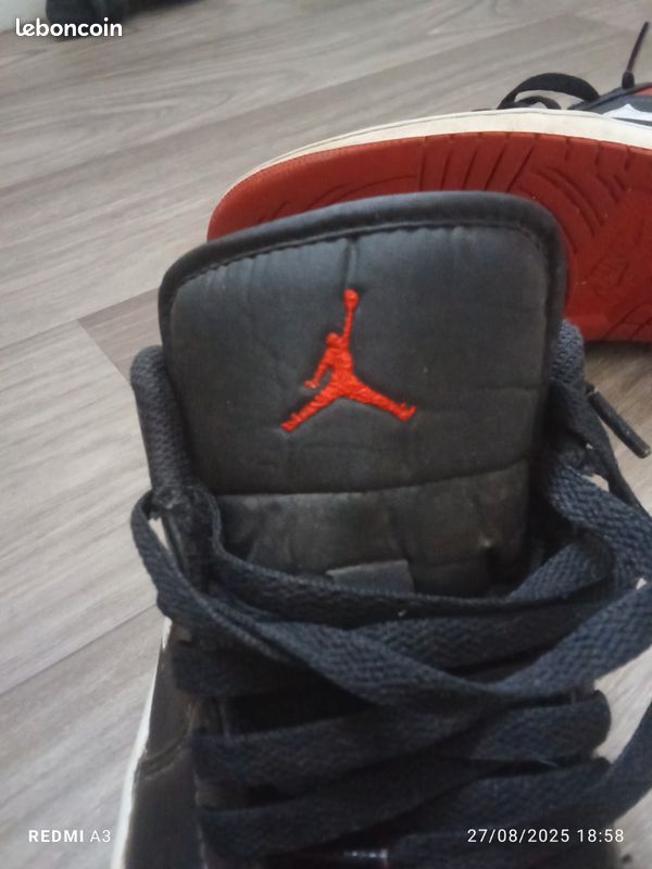 Air Jordan rouge et noir (image 2)