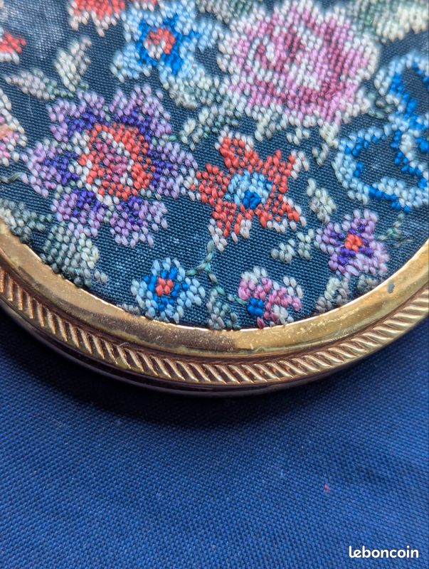 Poudrier Ancien En Métal Laqué Marron Avec Miroir - Bon état - Vintage