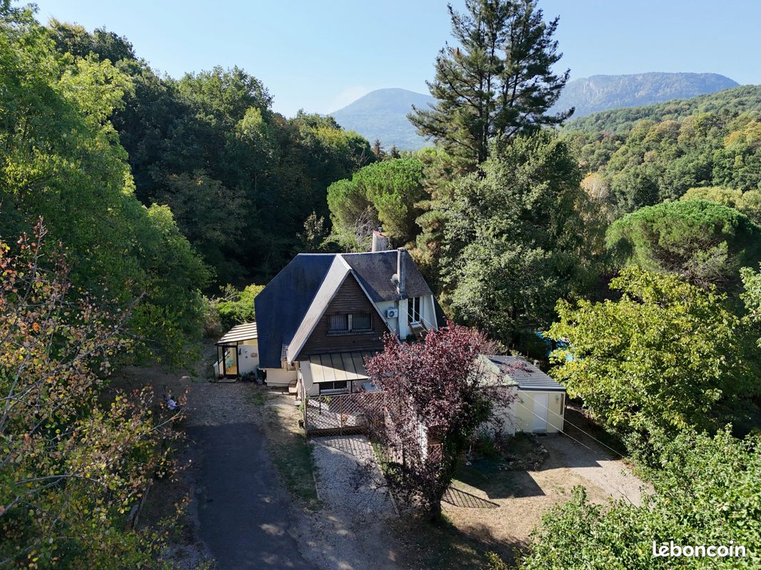 Maison 10 pièces 196 m² · à Chalabre · 196 m² · 360 000 €