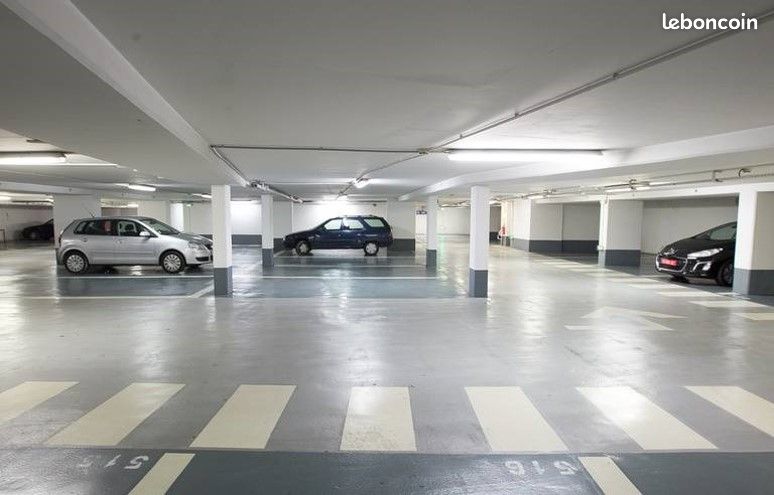 Place parking sécurisée en sous-sol – Proche métro Dromel · à Marseille · 15 000 €