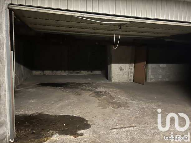Parking/box 120 m² Villejuif