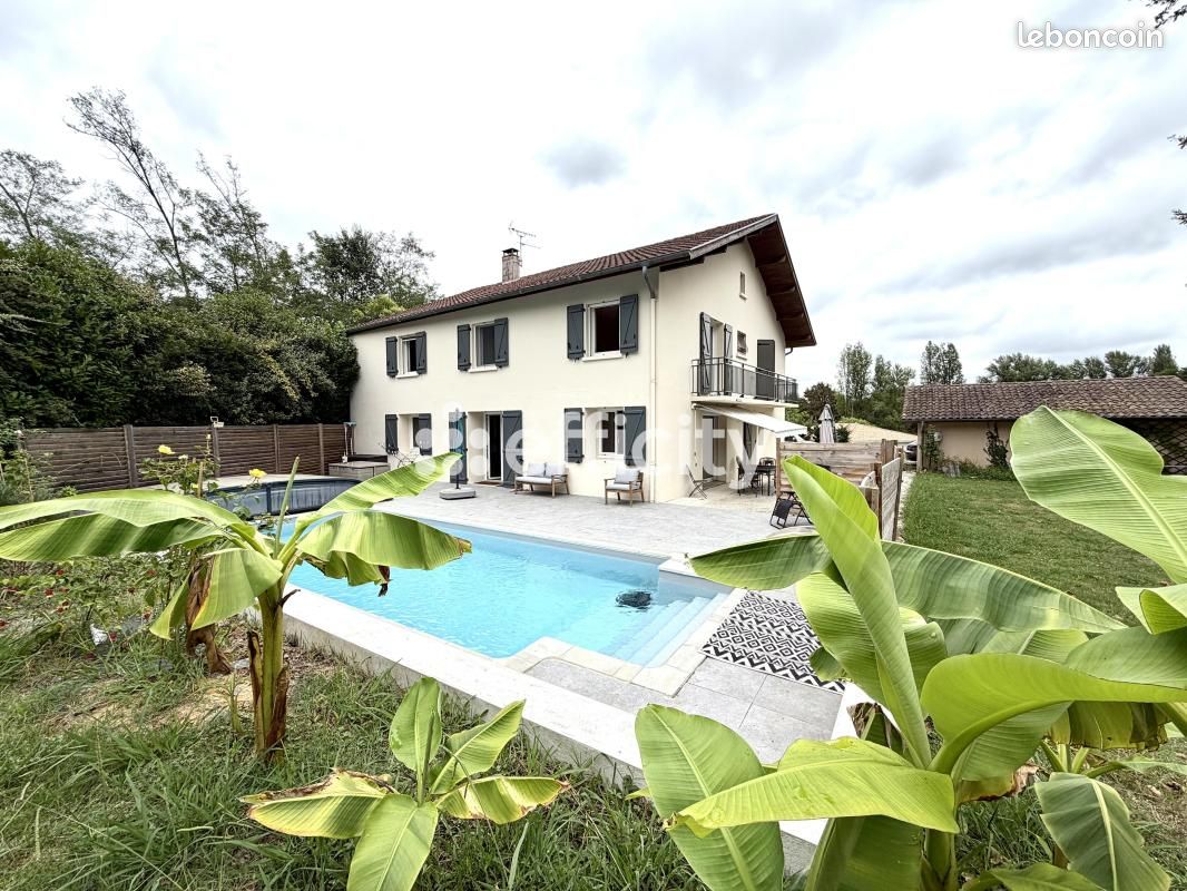 Maison 6 pièces 274 m² · à Habas · 274 m² · 385 000 €