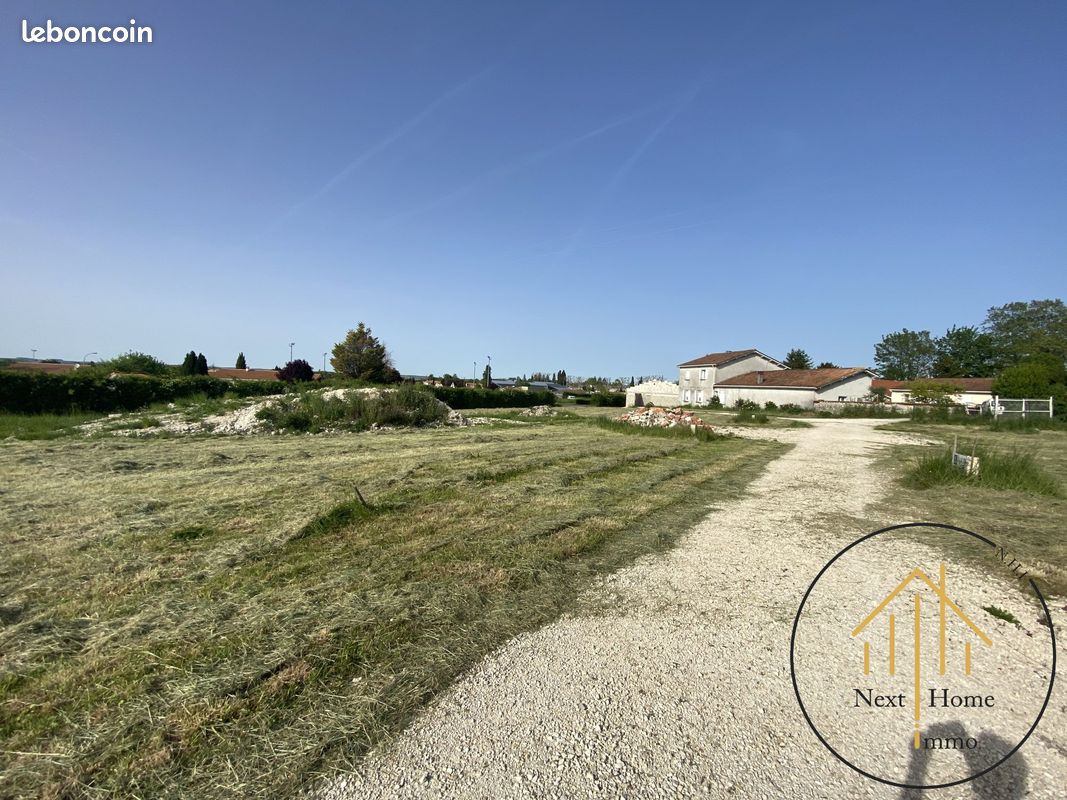 Terrain 620 m² · à Barbezieux-Saint-Hilaire · 620 m² · 37 600 €