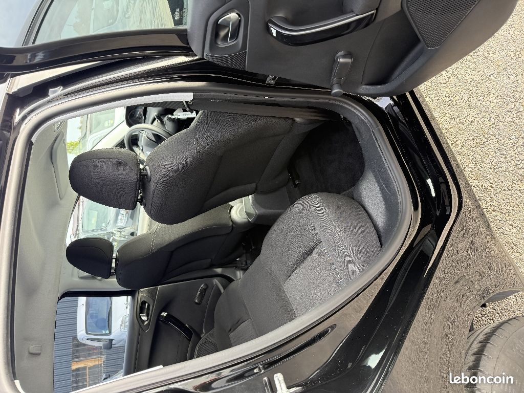 Peugeot 208 1.6 BlueHDi 75ch BVM5 Active (image 10)